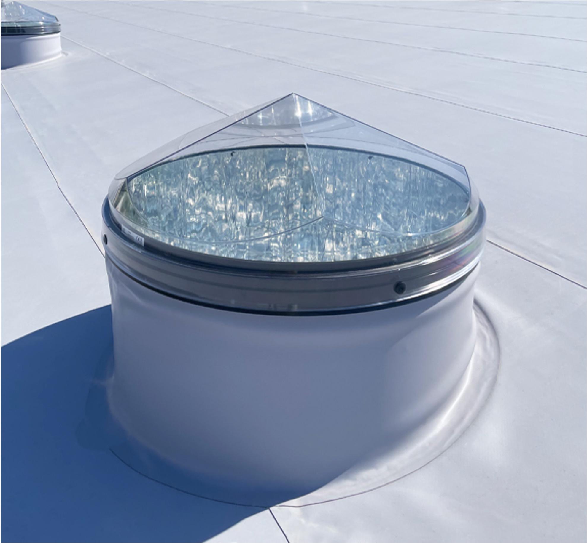 Soluções Eficientes de Iluminação Natural – Tubos Solares image